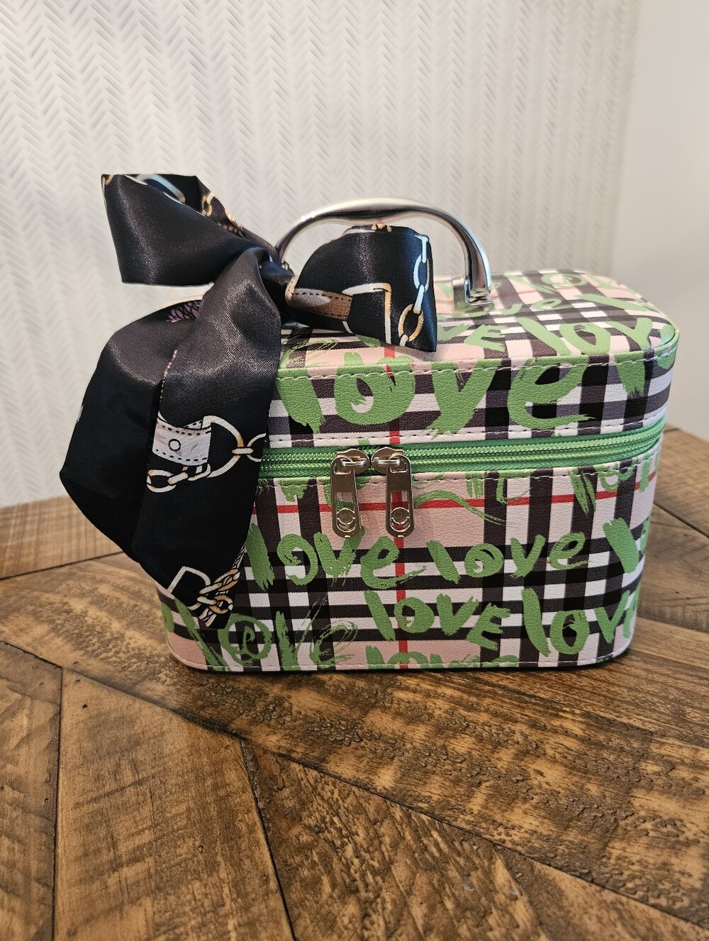 NEW Boutique Graffiti Train Cosmetic Makeup Case + Silky Twilly-Like Scarf